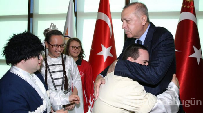 Cumhurbaşkanı Erdoğan, engellilerle bir araya geldi