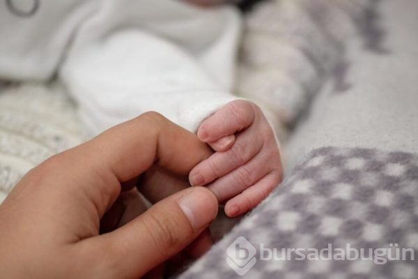 İkizini yedi!