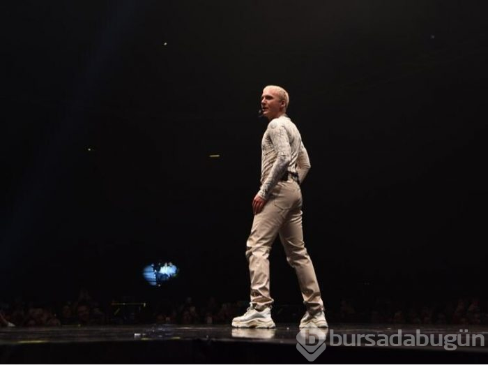 5 bin kişilik konserle veda etti
