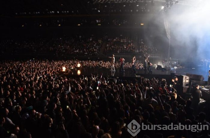 5 bin kişilik konserle veda etti