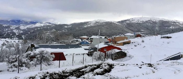 Erzincan karla birlikte beyazlara büründü