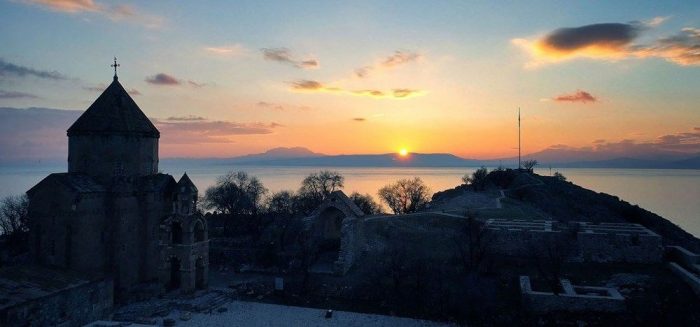 Londra'da Akdamar Kutsal Haç Kilisesi Fotoğraf Sergisi açıldı