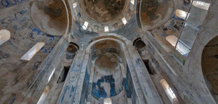 Londra'da Akdamar Kutsal Haç Kilisesi Fotoğraf Sergisi açıldı