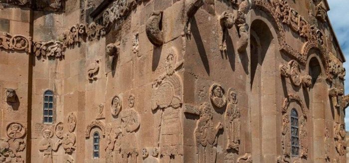 Londra'da Akdamar Kutsal Haç Kilisesi Fotoğraf Sergisi açıldı