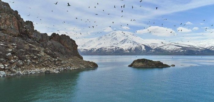Londra'da Akdamar Kutsal Haç Kilisesi Fotoğraf Sergisi açıldı