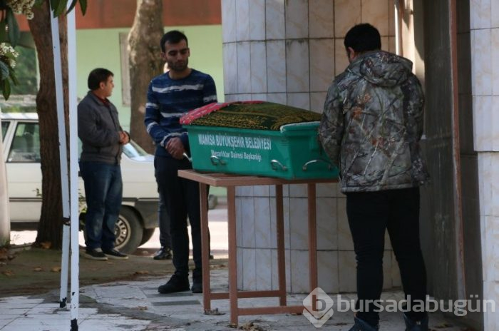 İzmir'de eşi tarafından öldürülen kadının son anları kameraya böyle yansıdı!