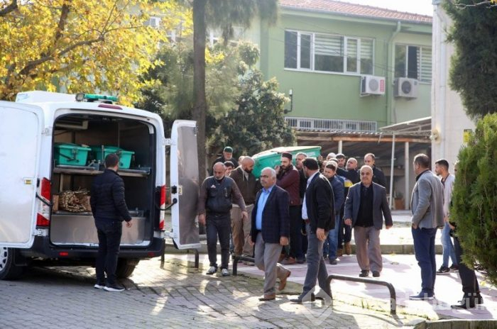 İzmir'de eşi tarafından öldürülen kadının son anları kameraya böyle yansıdı!