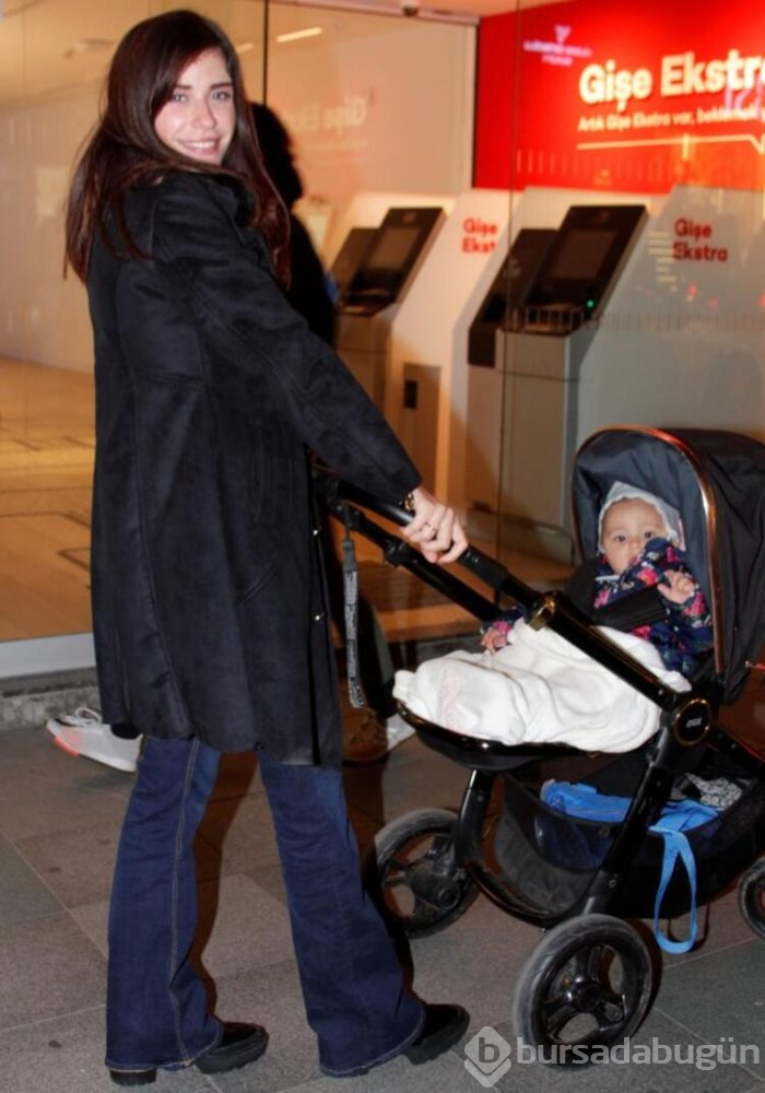 Kıvılcım Ural, kızıyla Nişantaşı'nda görüntülendi