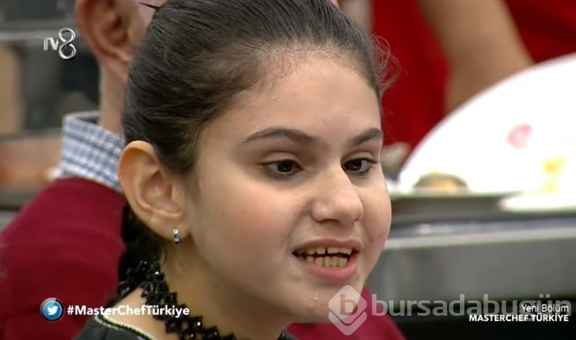 MasterChef'te şarkı söyleyen görme engelli kız, herkesi mest etti