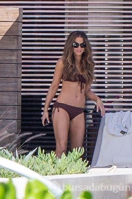 Aktris Kate Beckinsale, fiziğiyle büyülemeye devam ediyor