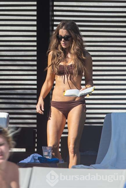 Aktris Kate Beckinsale, fiziğiyle büyülemeye devam ediyor