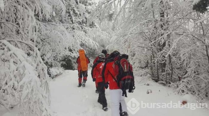 Bursa'da zirve yolunda arama yaparken irtibatı kesilen AKUT ekibine ulaşıldı