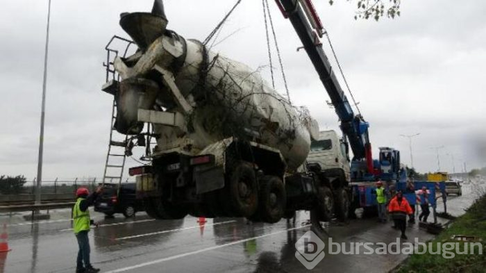 Beton mikseri askeri alana uçtu