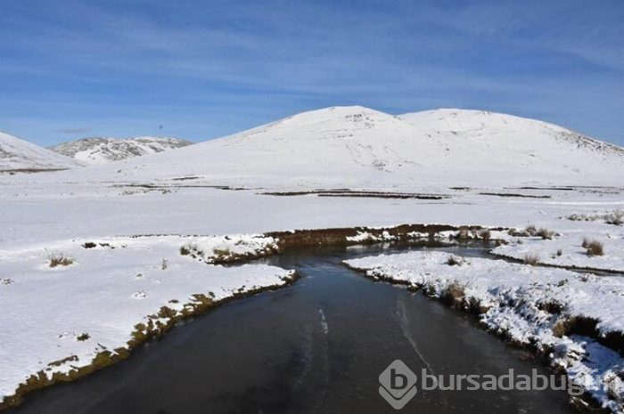 Karadeniz'in menderesleriyle ünlü Perşembe Yaylası beyaza büründü