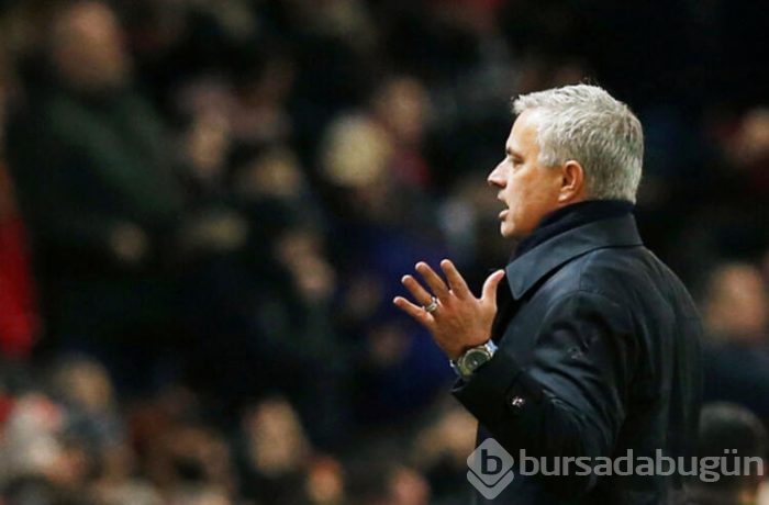 Jose Mourinho maçta şok yaşadı! Neye uğradığını şaşırdı...