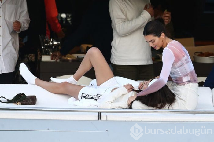 Kendall Jenner ve Bella Hadid samimiyeti!