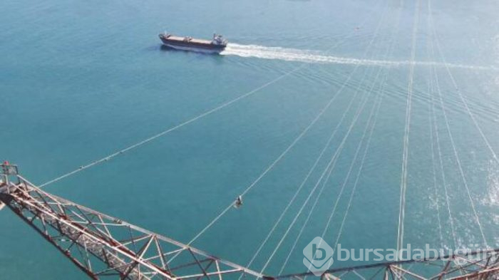 İstanbul Boğazı'nda ölüme meydan okuyorlar!
