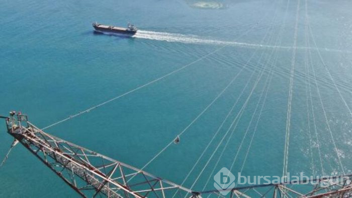 İstanbul Boğazı'nda ölüme meydan okuyorlar!