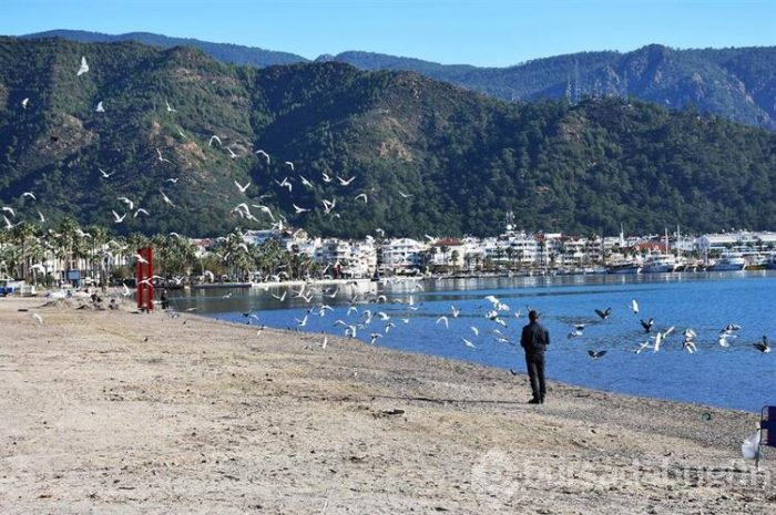 Deniz çekilince adacıklar ortaya çıktı!