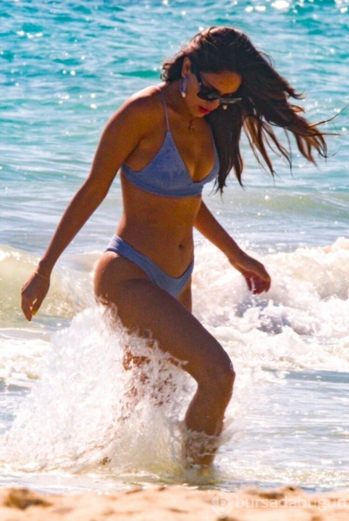 Eiza Gonzalez, sevgilisiyle birlikte tatile çıktı