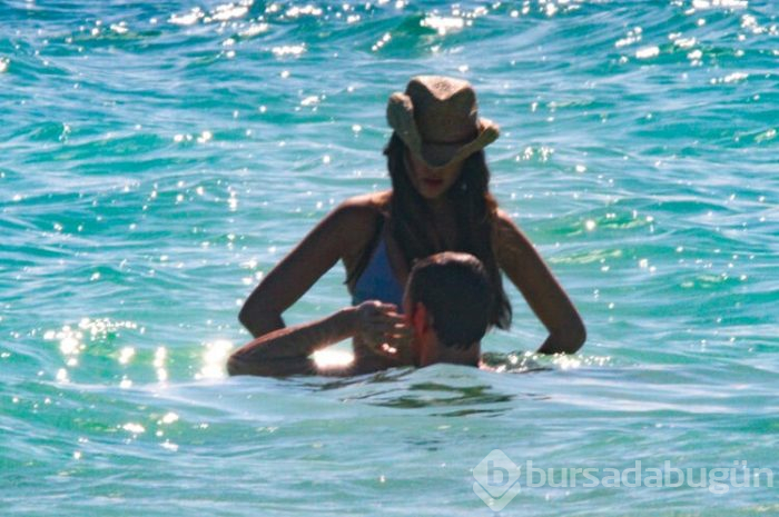 Eiza Gonzalez, sevgilisiyle birlikte tatile çıktı