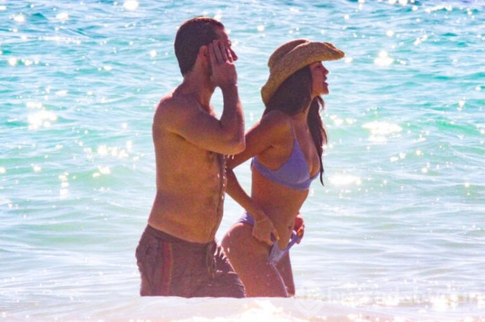 Eiza Gonzalez, sevgilisiyle birlikte tatile çıktı