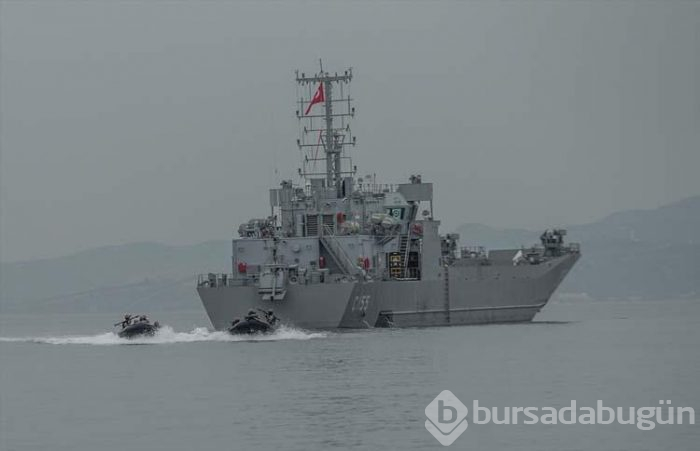 Deniz piyadelerinin derin sulardaki zorlu eğitimleri nefes kesiyor