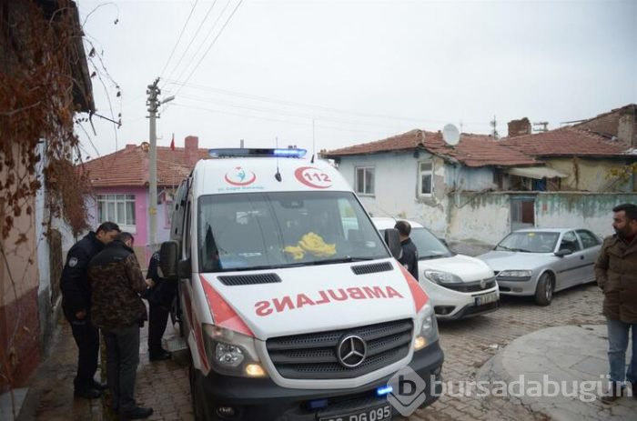 Tartıştığı kadını bıçakladı