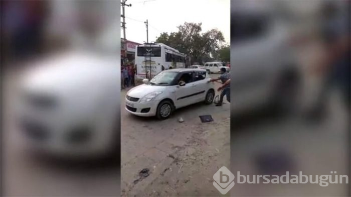 Kalabalık uzun süre yalnızca izledi!
