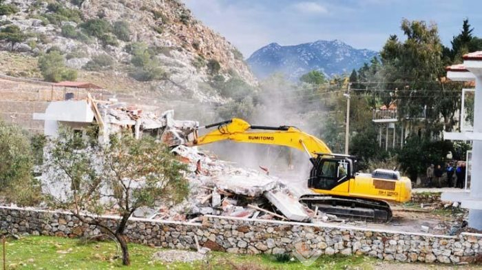 Yıkımlar başladı