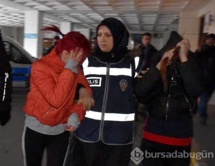 Otel odasında fuhuş yaptırdılar