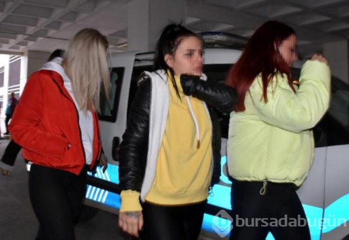 Otel odasında fuhuş yaptırdılar