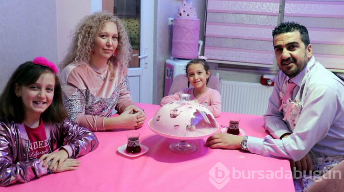 Eşi için her şeyi pembe yapıyor