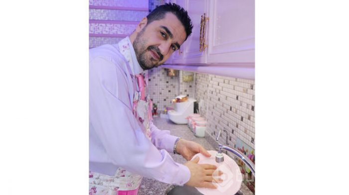Eşi için her şeyi pembe yapıyor
