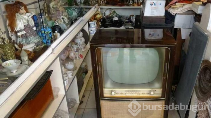 57 yıllık televizyona bakın kaç lira istiyor!