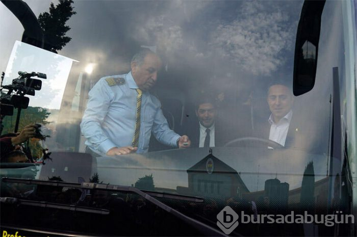 Fenerbahçe'nin yeni takım otobüsü teslim edildi