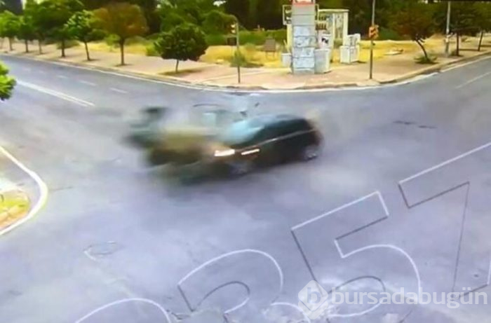 Hurdaya dönen araçtan burnu bile kanamadan çıkmıştı!