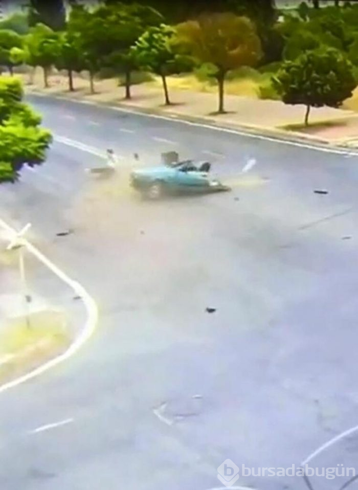 Hurdaya dönen araçtan burnu bile kanamadan çıkmıştı!