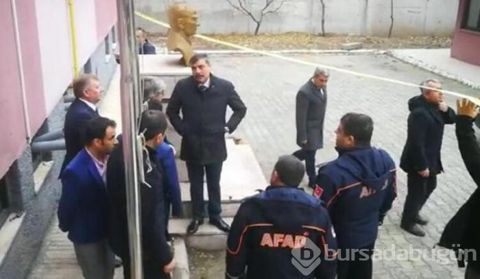 Kız öğrenci yurdunda panik yaşandı! Hastaneye kaldırıldılar