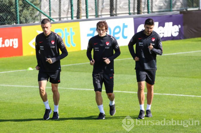 Merih Demiral'ı öve öve bitiremediler!