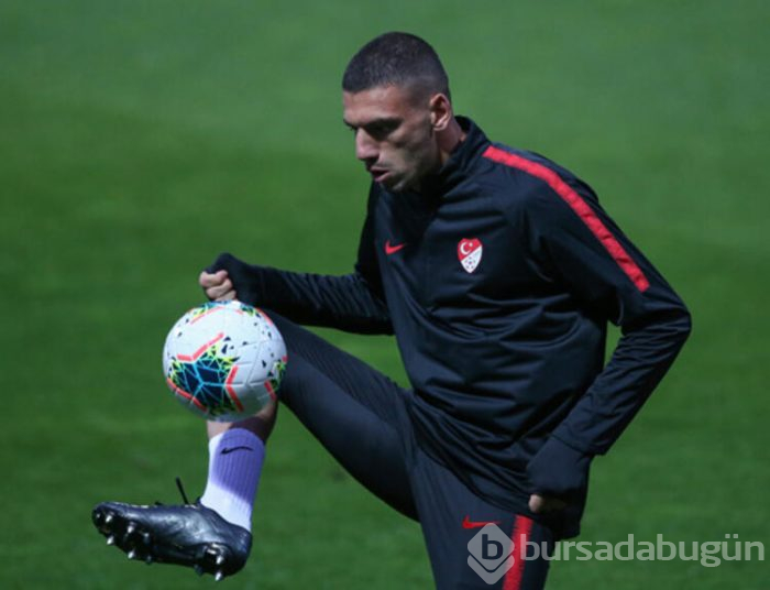 Merih Demiral'ı öve öve bitiremediler!