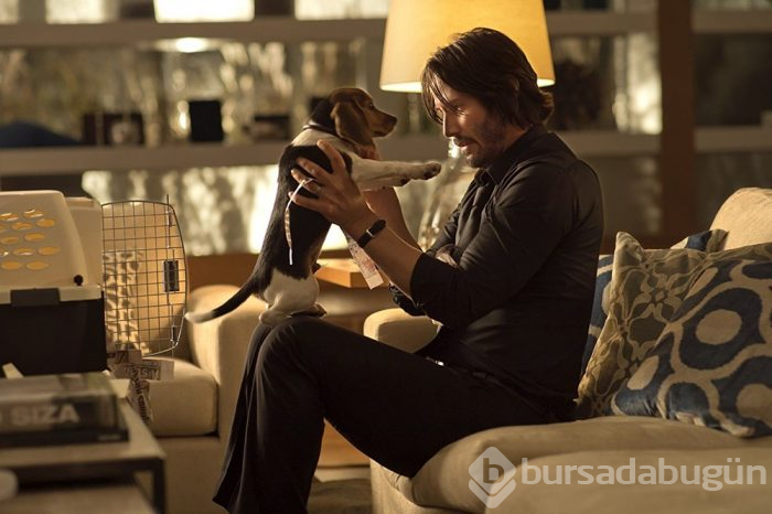 Keanu Reeves kendine karşı!