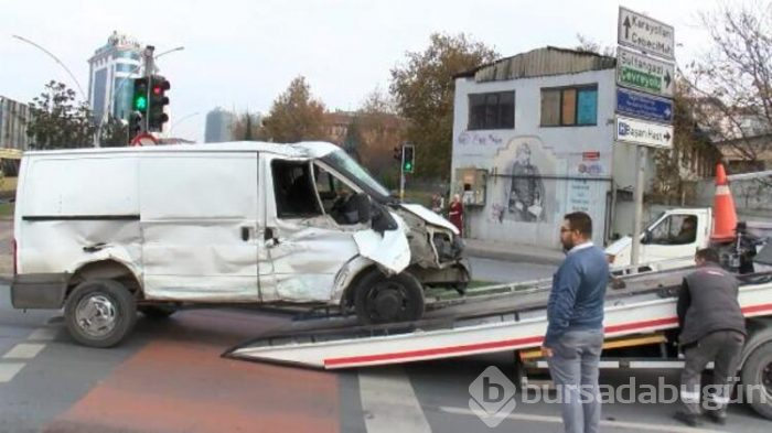 İstanbul'da kaza! 4 yaralı...
