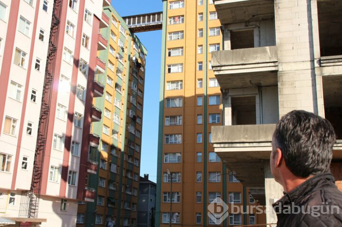 Rize'de binalar arasında köprü!
