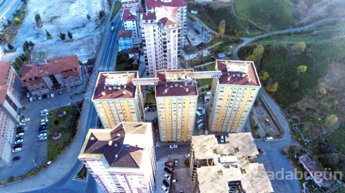 Rize'de binalar arasında köprü!