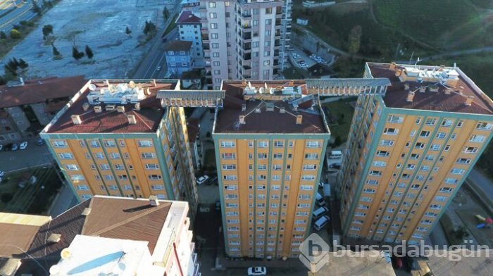 Rize'de binalar arasında köprü!