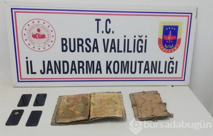 Bursa'da bin yıllık İncil'i satacaklardı!