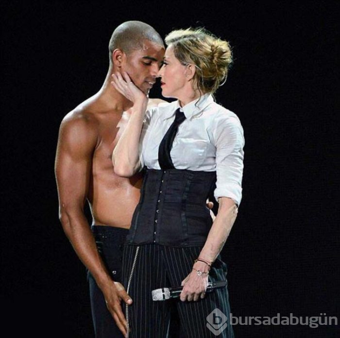 Madonna balkonda fena yakalandı