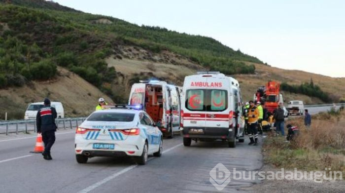 Çanakkale'de işçi minibüsü vince çarptı!