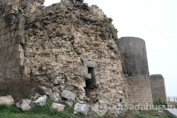 5 bin yıllık tarihi çalıyorlar